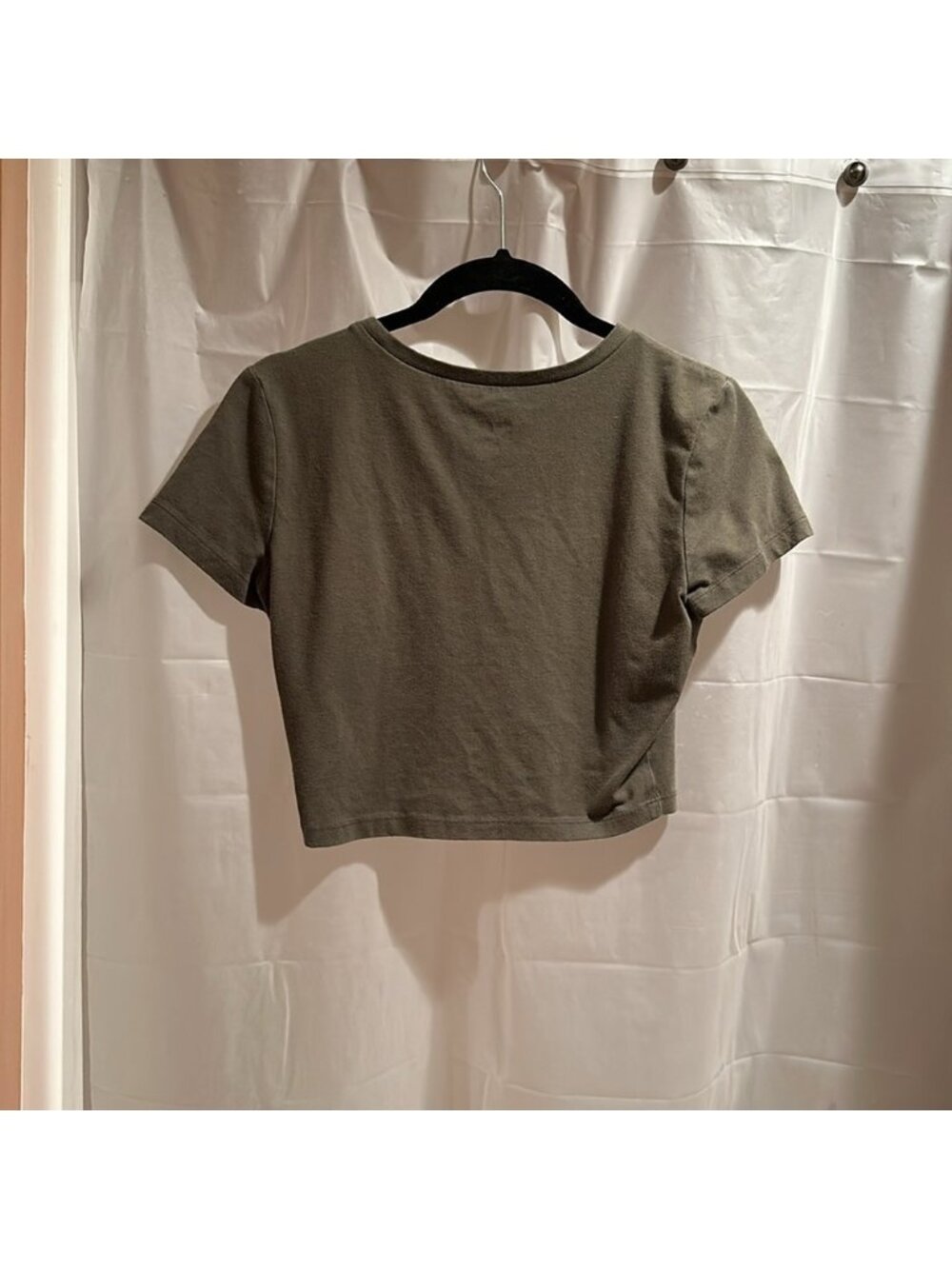 olive green short sleeved cropped T-shirt - Picture 2 of 2